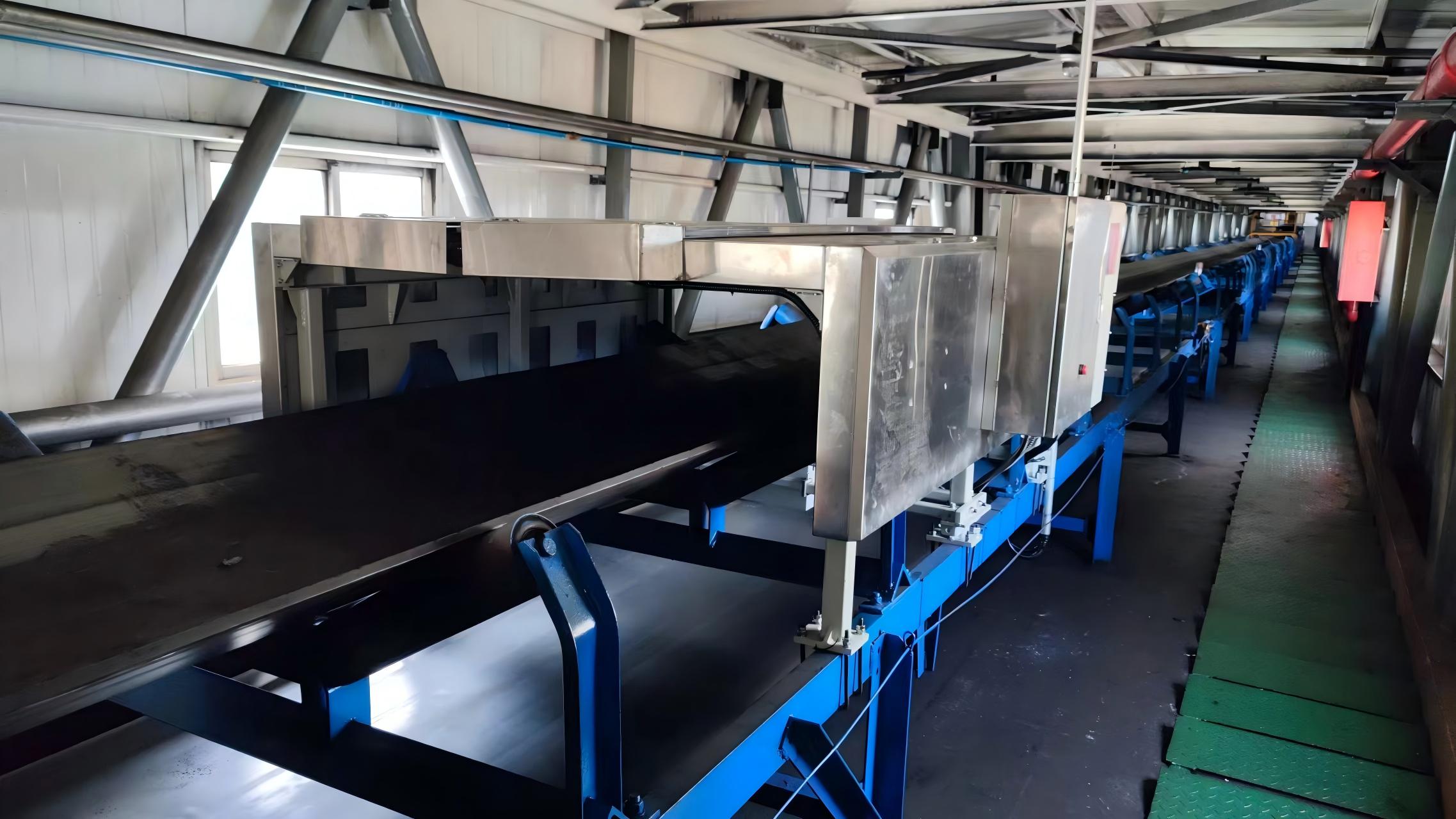 便携式煤质分析仪设备,黑色塑料外壳,液晶屏幕,手持式设计